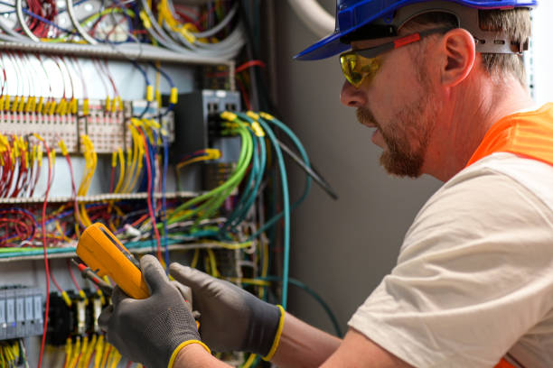 Best Electrical Outlet Repair  in Mahtomedi, MN